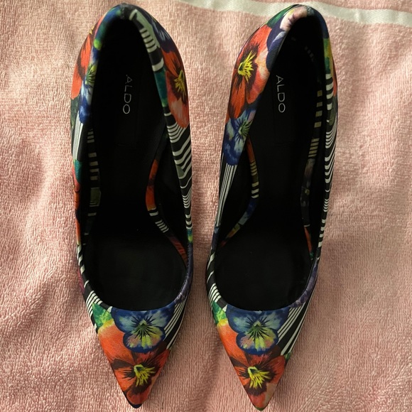 Aldo Pumps size 5 - Picture 8 of 13